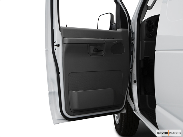 2009 Ford Econoline Cargo Van