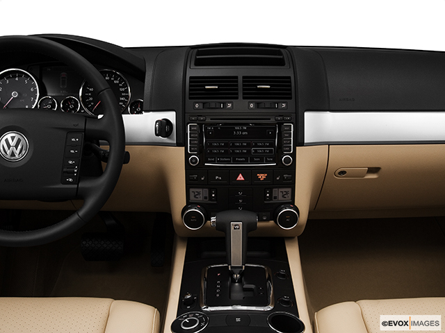 2009 Volkswagen Touareg 2