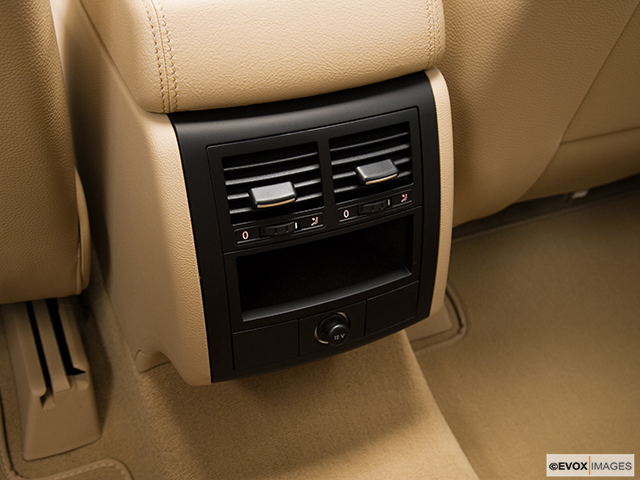 2009 Volkswagen Touareg 2