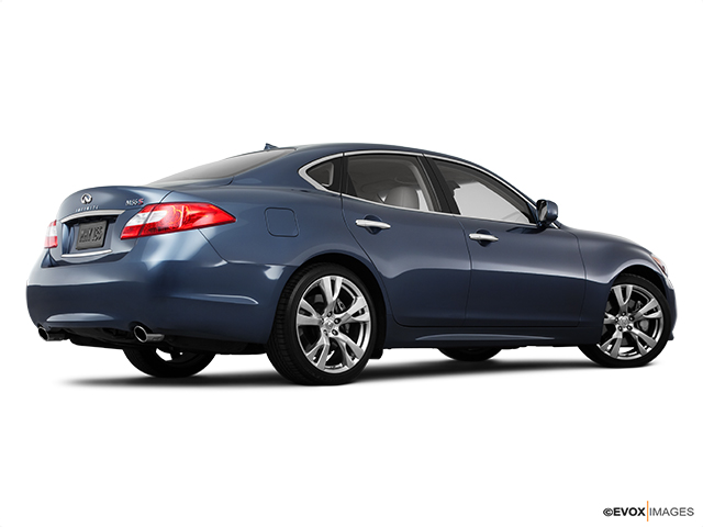 2011 INFINITI M56