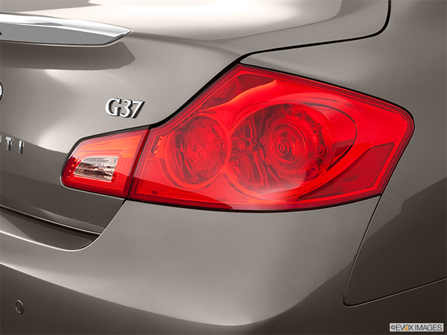 2011 INFINITI G37 Sedan