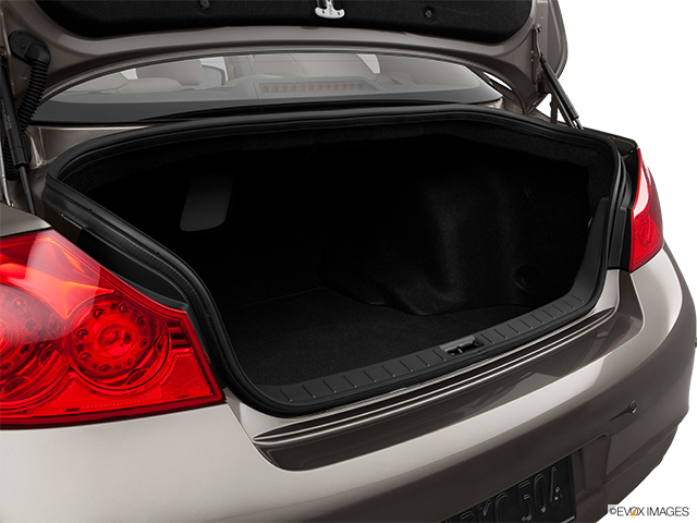 2011 INFINITI G37 Sedan