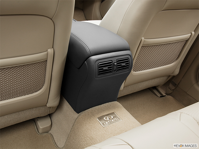 2011 INFINITI G37 Sedan