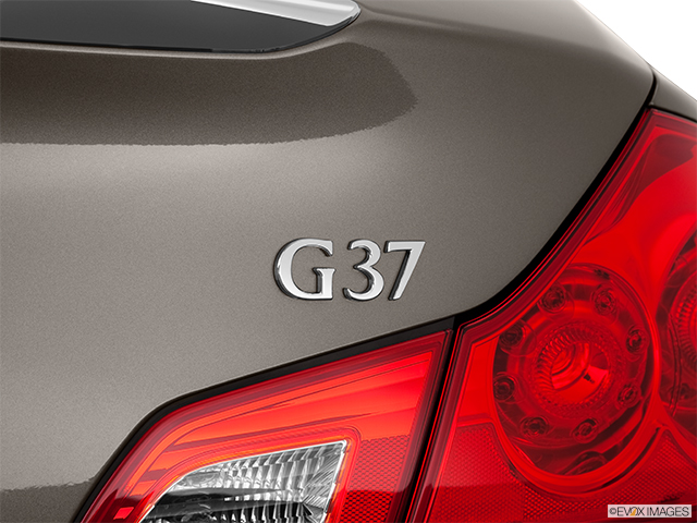 2011 INFINITI G37 Sedan