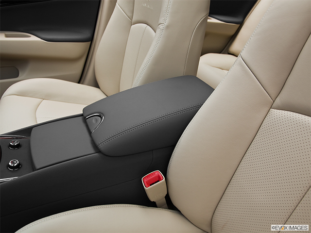 2011 INFINITI G37 Sedan