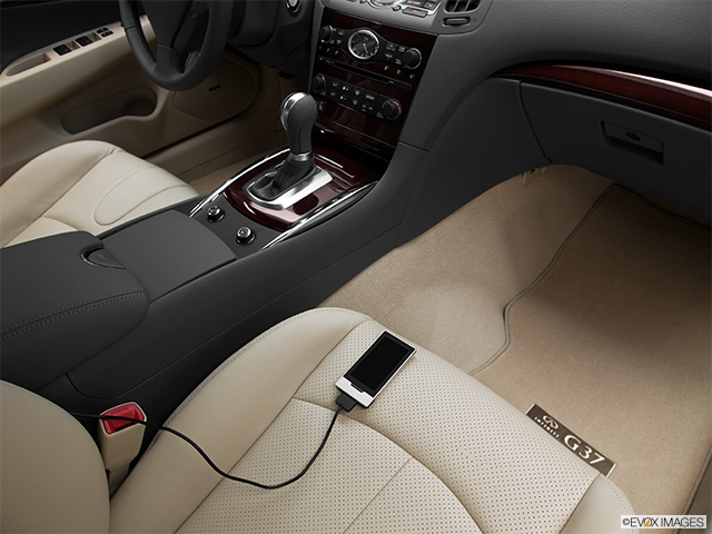 2011 INFINITI G37 Sedan