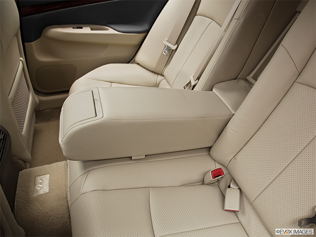 2011 INFINITI G37 Sedan