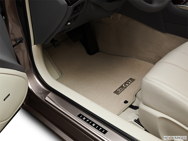 2011 INFINITI G37 Sedan