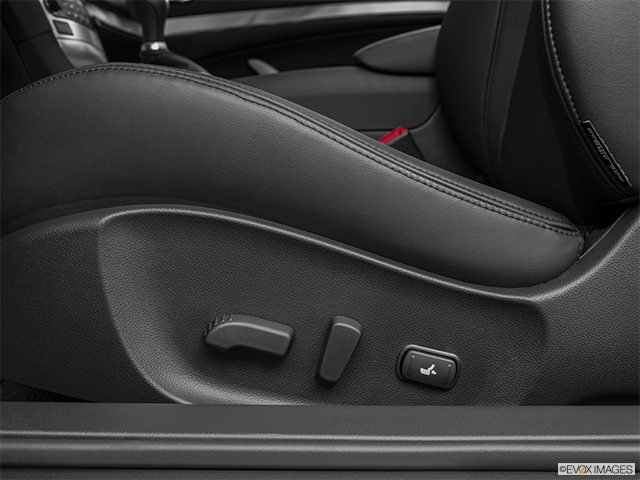 2014 INFINITI Q60 Convertible